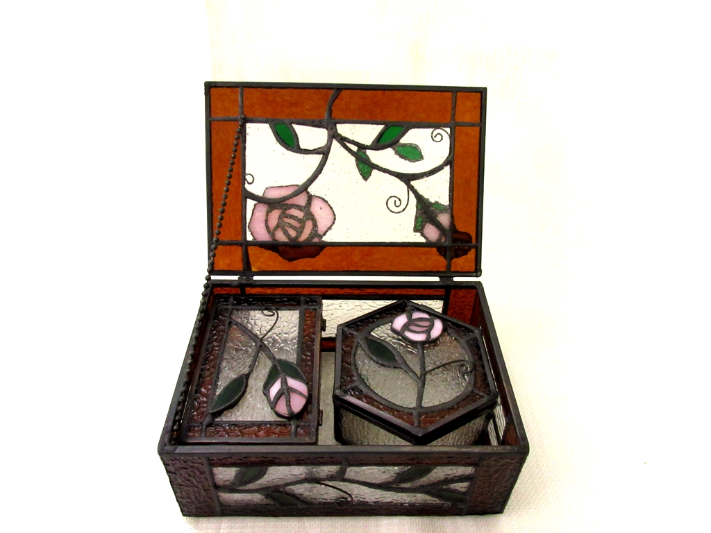 ステンドグラス★小物入れ３点セット★薔薇
